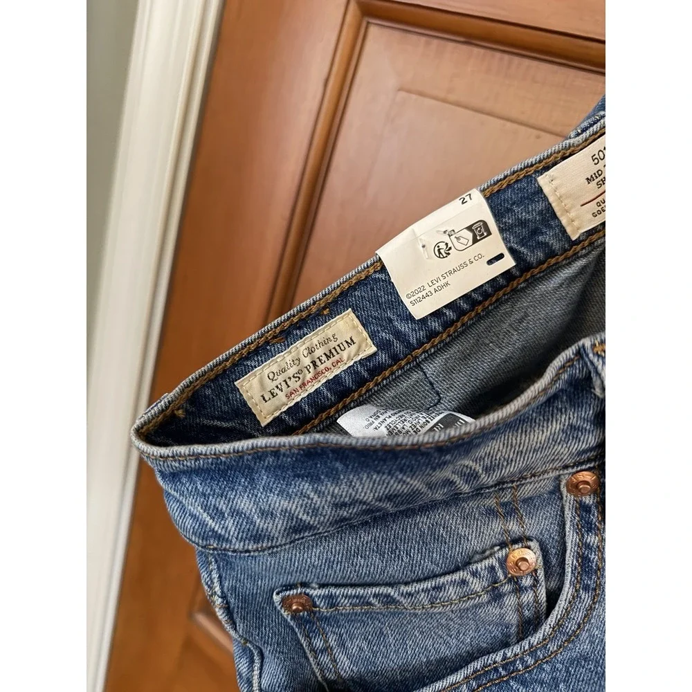 Women's Levi's 501 Mid-Thigh Denim Shorts High-Rise Size 27 NWT
